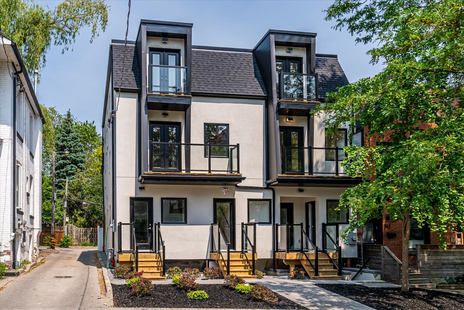 367-369 Howland Ave exterior